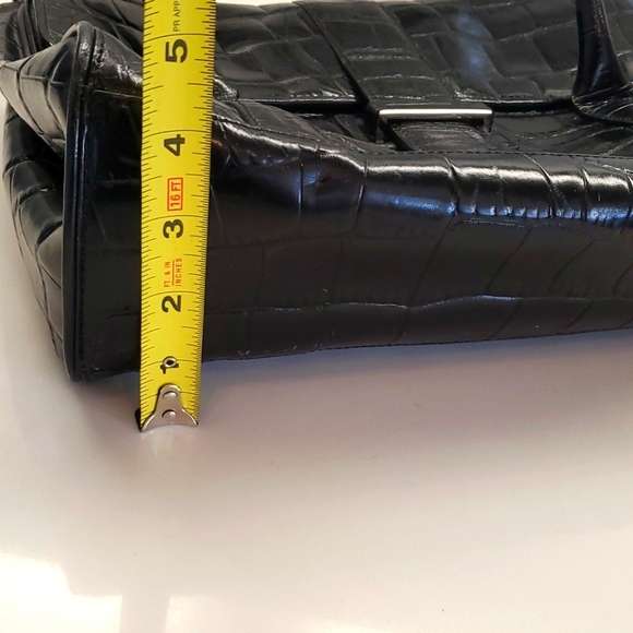 Ann Taylor Stunning Leather "Croc" Satchel - Picture 13 of 14